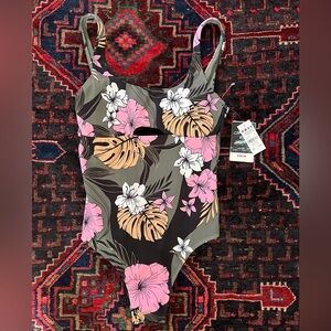 Roxy NWT S Floral One-Piece Swimsuit Keyhole